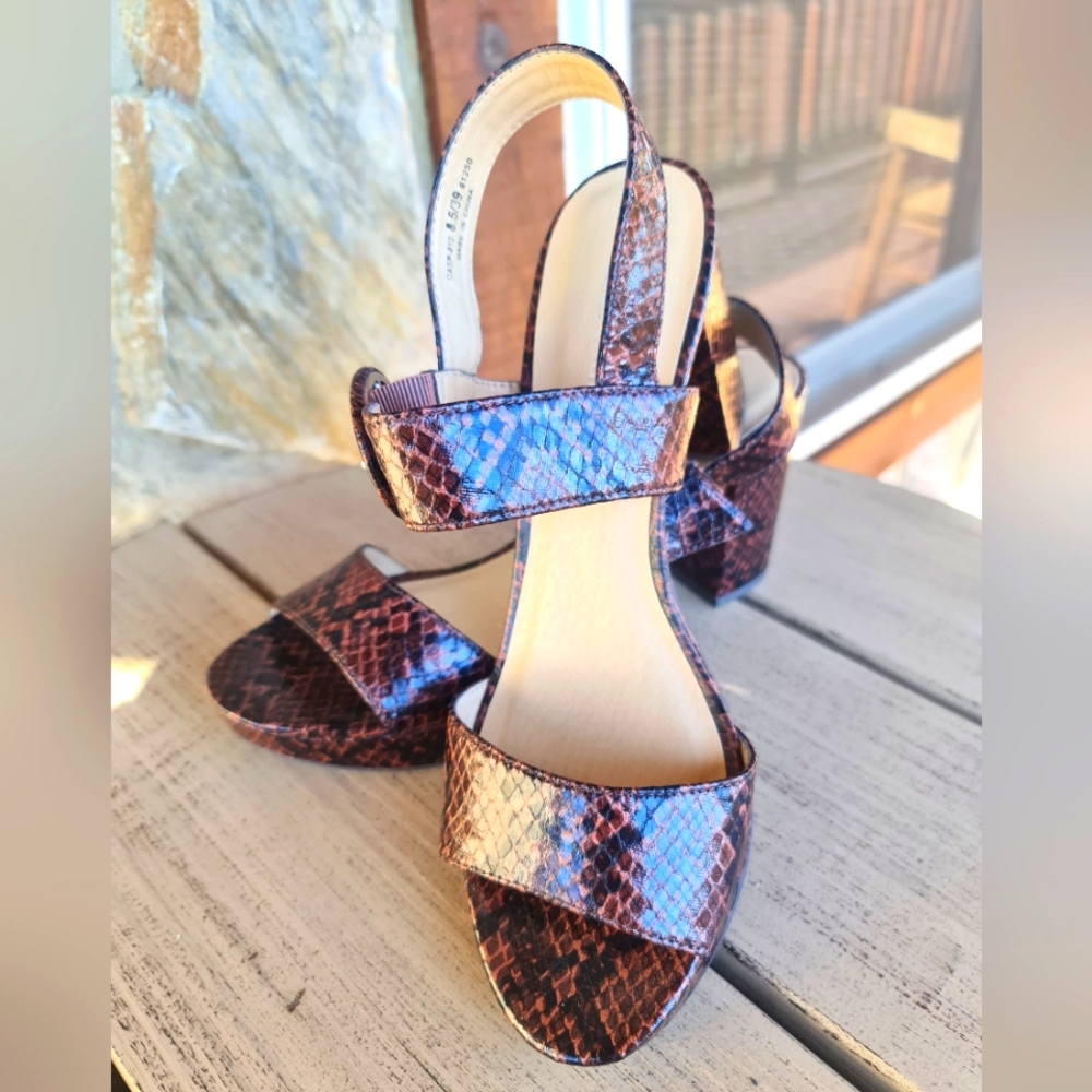 CL by Laundry NWOT SnakeSkin Print Platform Retro Sling Back Buckle 8M